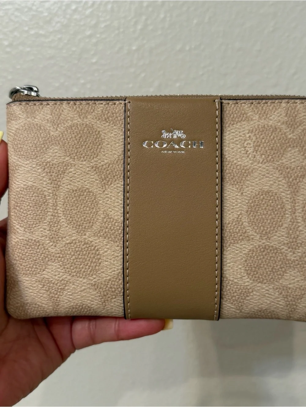 Coach Corner Zip Wristlet Signature Canvas Sand Taupe NWT CW854